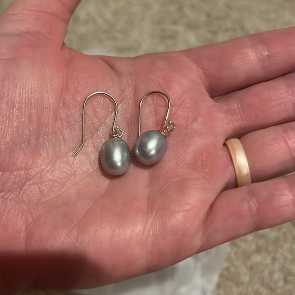 Grey Freshwater Pearl Drop Earrings - Picture 2 of 2